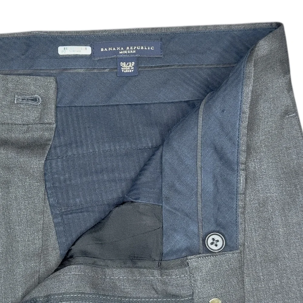 Banana Republic brand banana